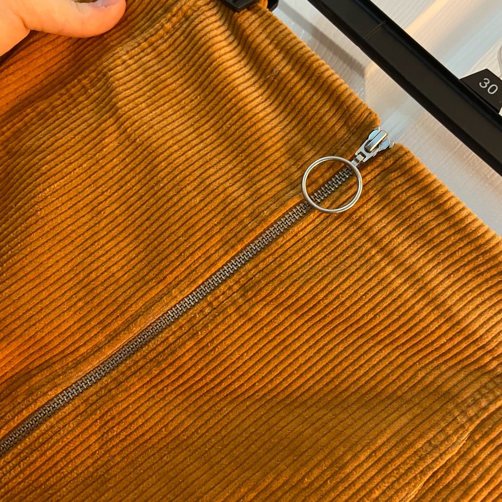 F21 Mini Skirt - Picture 4 of 4